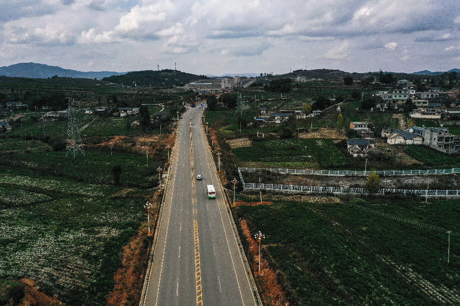 虧損、空跑、難運轉(zhuǎn)　城鄉(xiāng)公交“暢”跑需邁幾道坎？