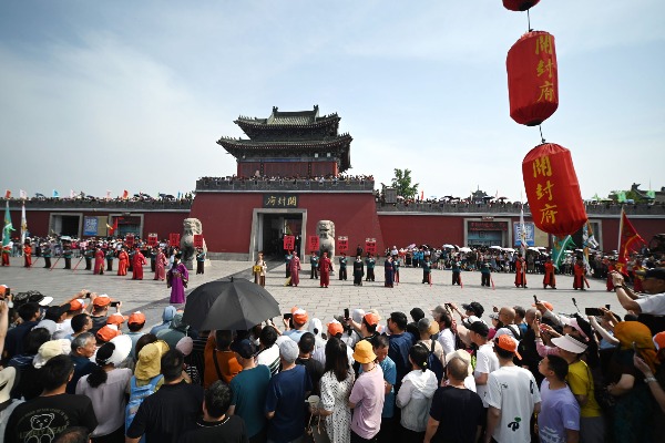 收客、服務(wù)“兩張皮”　旅游團層層分包躲監(jiān)管